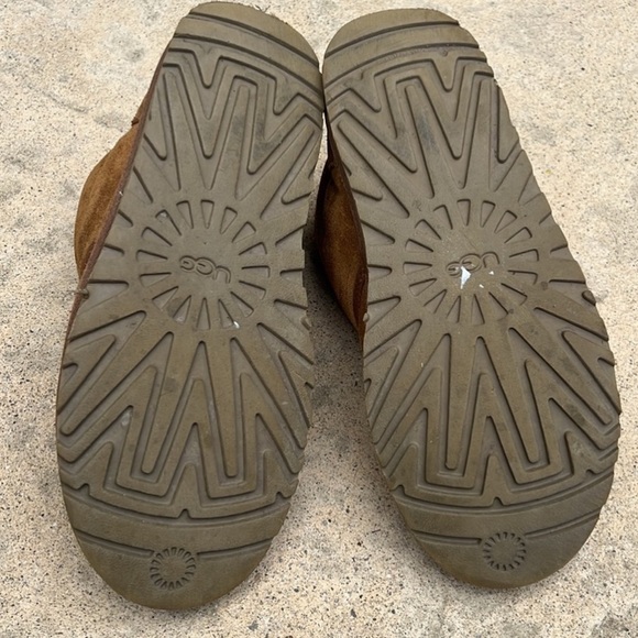 UGG Men's Neumel Chestnut Suede Casual Boot Size 10 - Picture 9 of 10